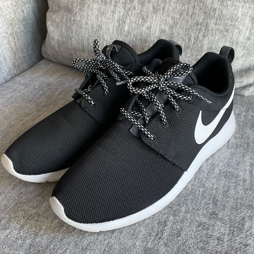 🎉HP🎉 Nike Roshe EUC